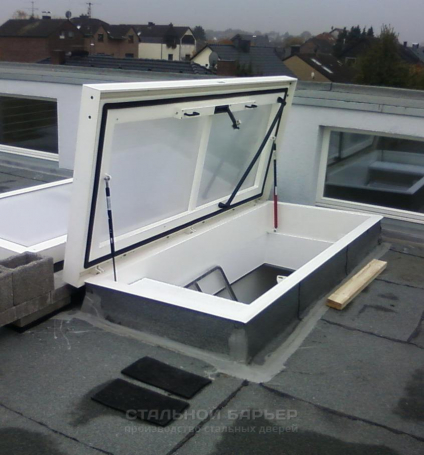 Люк на кровлю №14